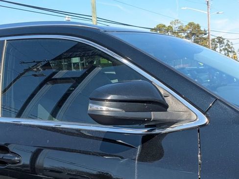 Used 2017 Toyota Highlander XLE image 12