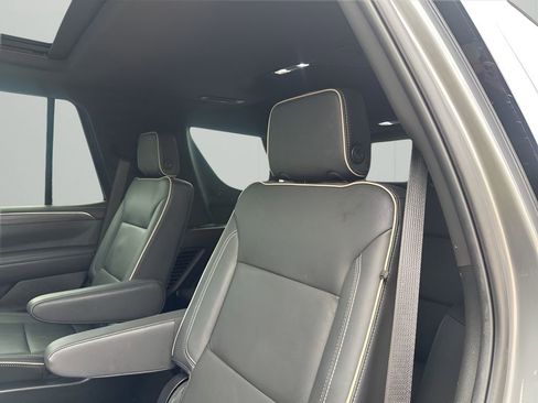 Certified 2022 GMC Yukon SLT w/ SLT Premium Package image 18