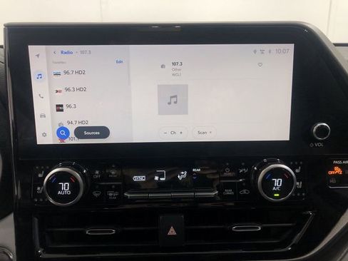 Used 2023 Toyota Highlander Limited image 20