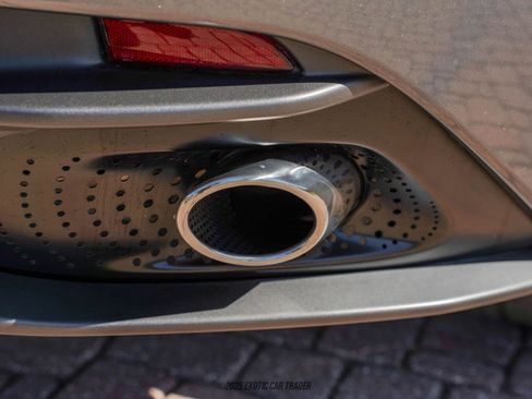 Used 2020 Aston Martin DB11 Volante image 74