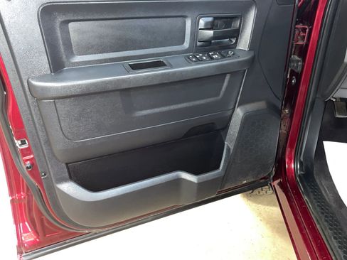 Used 2017 RAM 1500 Express AWD/4WD image 30
