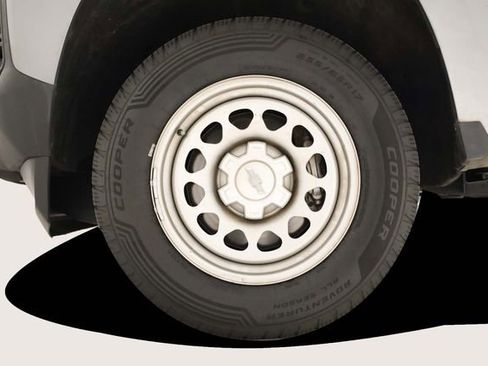 Used 2023 Chevrolet Colorado W/T image 9