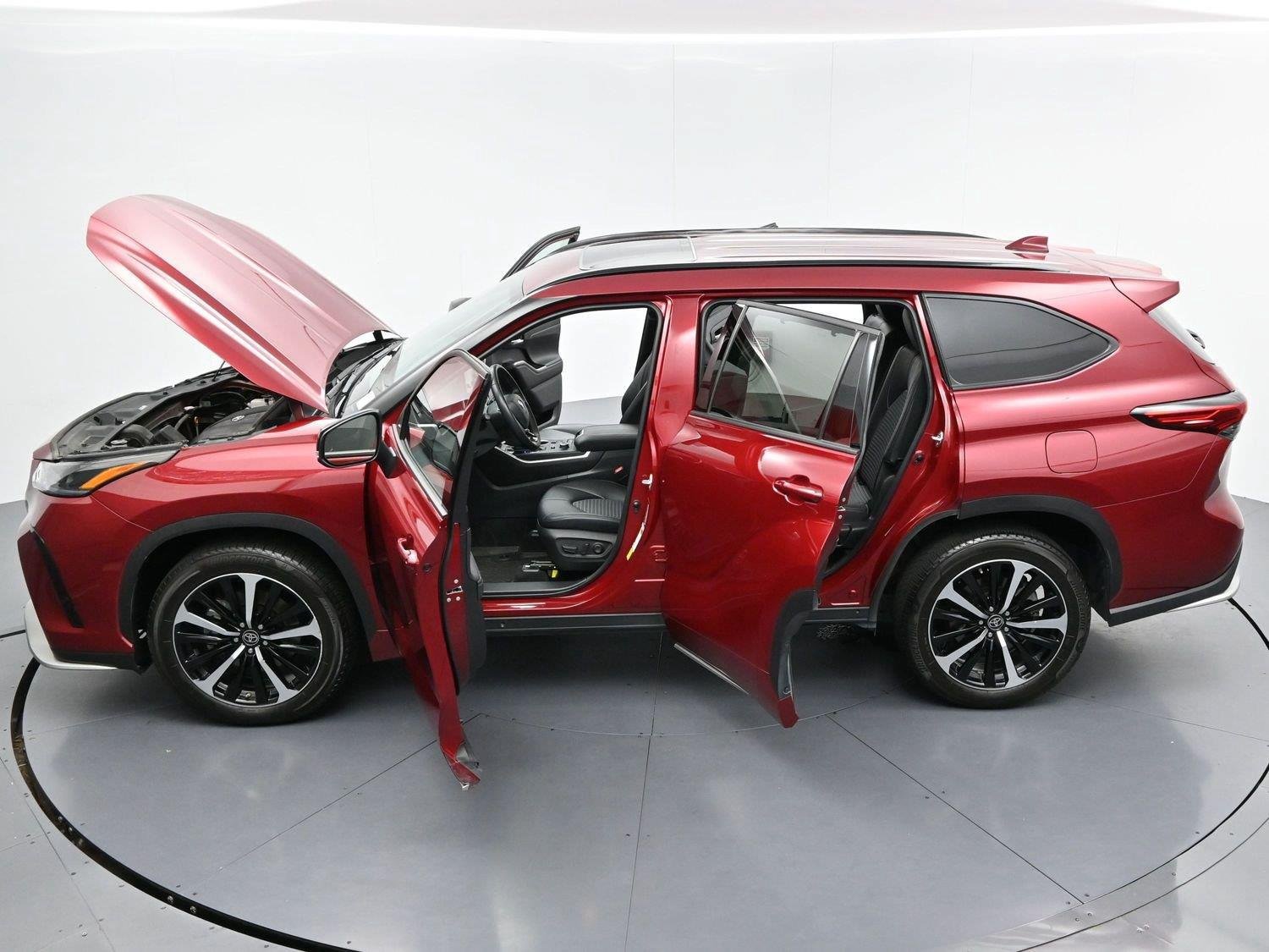 Used 2022 Toyota Highlander XSE AWD/4WD image 44