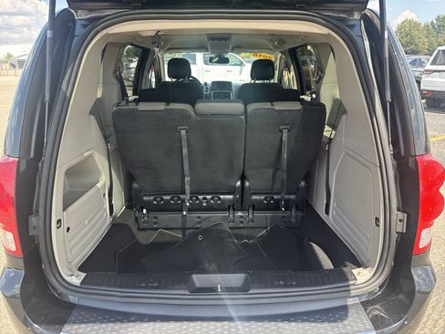 Used 2018 Dodge Grand Caravan SE w/ Rear Park Assist Package FWD image 8