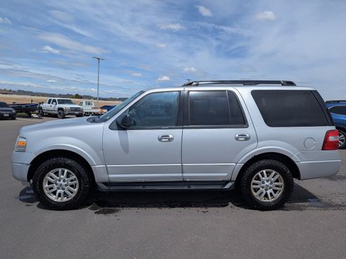 Used 2014 Ford Expedition XLT RWD image 3