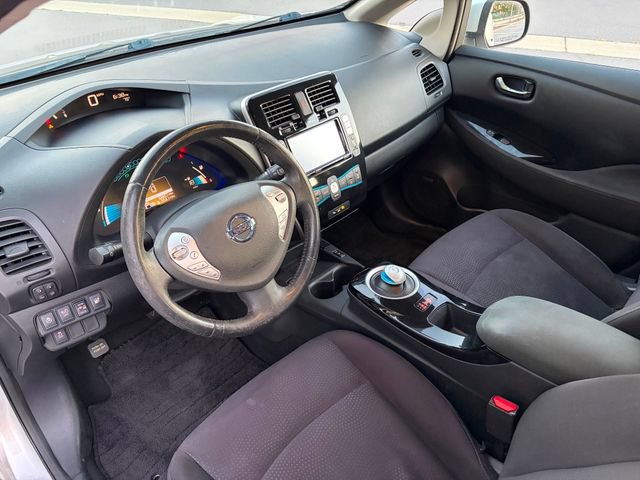 Used 2015 Nissan Leaf SV w/ Premium Package FWD image 19