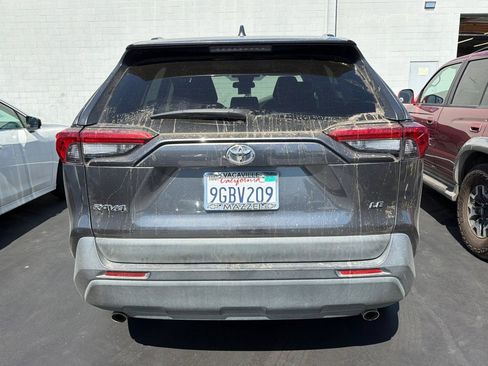 Used 2021 Toyota RAV4 LE FWD image 6