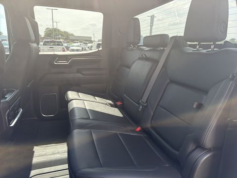 Used 2023 GMC Sierra 1500 SLT AWD/4WD image 6