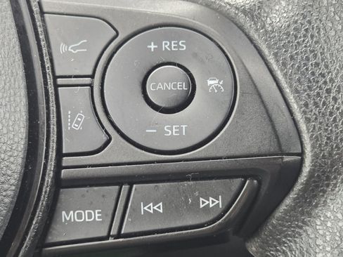 Used 2022 Toyota RAV4 LE AWD/4WD image 30