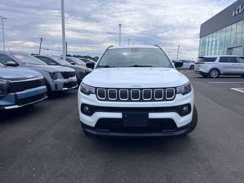 Used 2022 Jeep Compass Latitude w/ Convenience Group AWD/4WD image 7