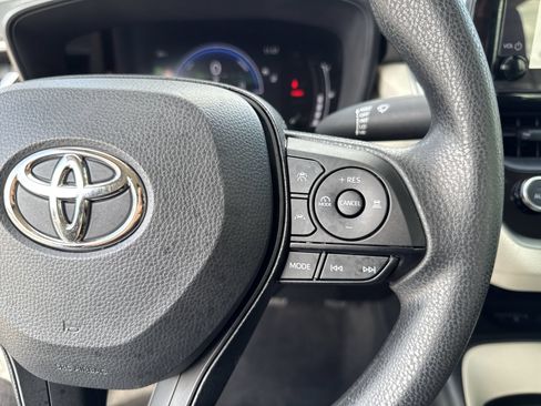Used 2026 Toyota Corolla LE w/ LE Premium Package FWD image 30