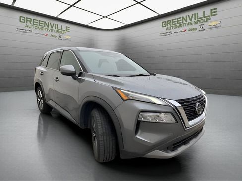 Used 2021 Nissan Rogue SV image 7