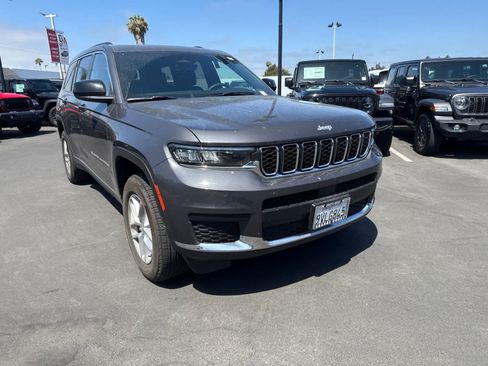Used 2025 Jeep Grand Cherokee L Laredo RWD image 7