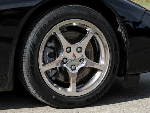 Used 2002 Chevrolet Corvette Convertible w/ Preferred Equipment Group2 image 50