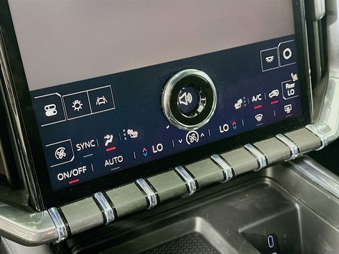 Used 2025 GMC Acadia Elevation image 24