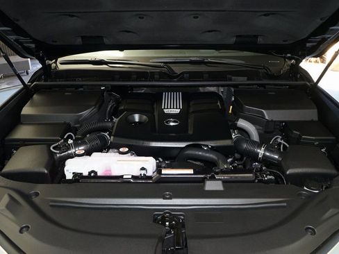 Used 2026 Lexus LX 600 4WD w/ Accessory Package (Z1) image 36