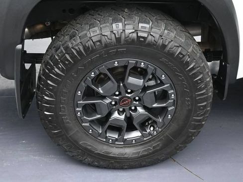 Used 2023 Nissan Frontier PRO-4X w/ Pro-4X Premium Package AWD/4WD image 5