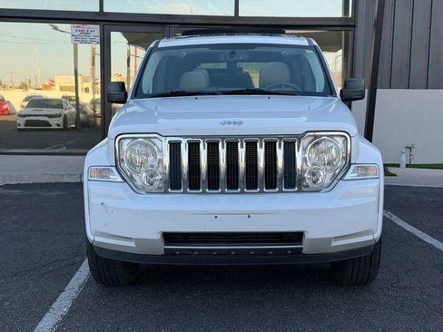 Used 2011 Jeep Liberty Limited w/ Tire & Wheel Group RWD image 15