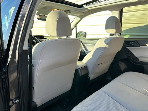 Used 2017 Subaru Forester 2.5i Premium image 13
