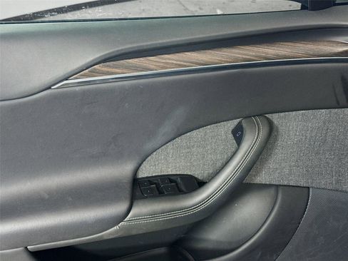 Used 2021 Tesla Model S Plaid image 11