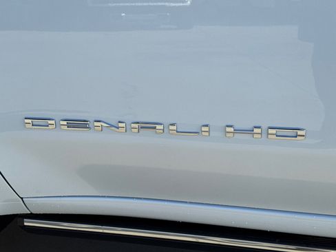 New 2026 GMC Sierra 2500 Denali w/ Denali Reserve Package AWD/4WD image 10