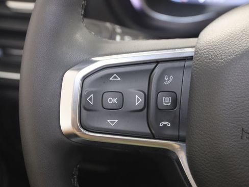 Used 2025 RAM 2500 Laramie AWD/4WD image 32