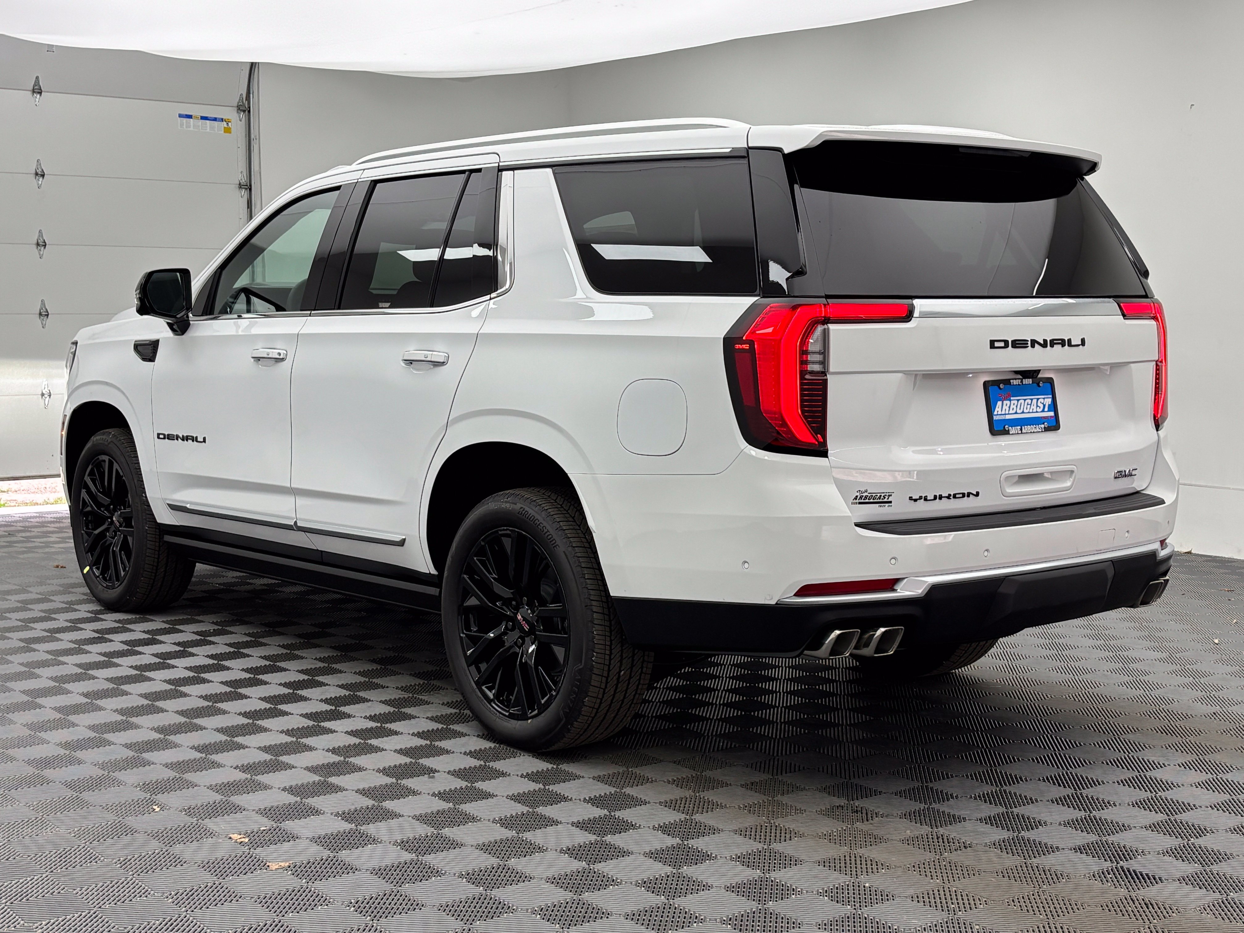 New 2026 GMC Yukon Denali w/ Sun & Power Step Package AWD/4WD image 13