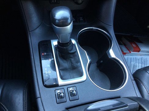 Used 2016 Toyota Highlander XLE image 16