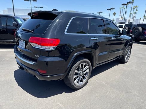 Used 2018 Jeep Grand Cherokee Overland RWD image 18