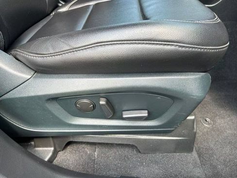 Used 2021 Ford Explorer XLT w/ Equipment Group 202A AWD/4WD image 54