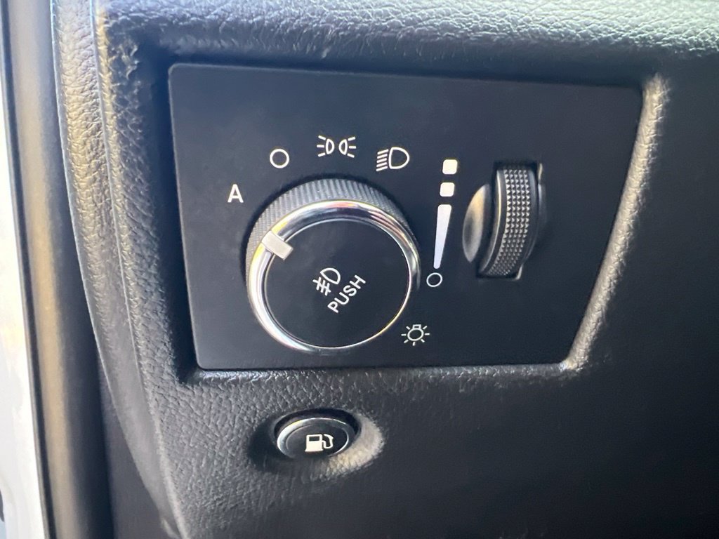 Certified 2020 Jeep Grand Cherokee Limited RWD image 38