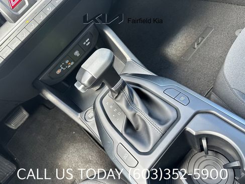 New 2025 Kia K4 LXS FWD image 18