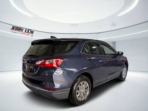 Used 2018 Chevrolet Equinox LS FWD image 3