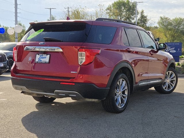 Used 2020 Ford Explorer XLT w/ Equipment Group 202A AWD/4WD image 12