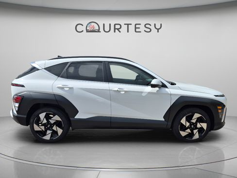 New 2026 Hyundai Kona Limited FWD image 6