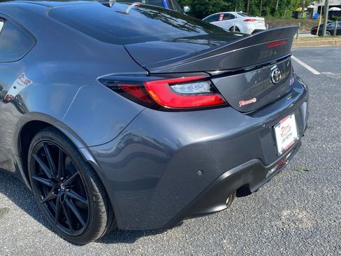 Used 2022 Toyota GR86 Premium w/ ALL Weather Mat Package (TMS) RWD image 9