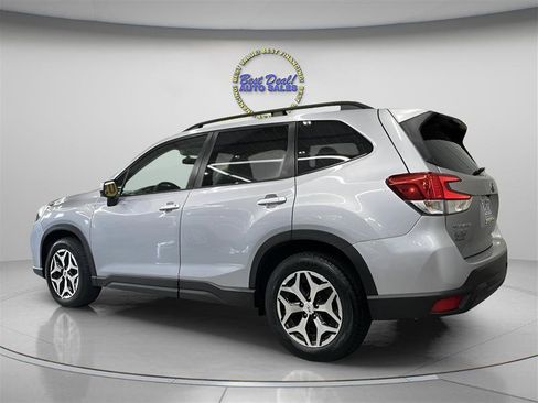 Used 2021 Subaru Forester Premium AWD/4WD image 4