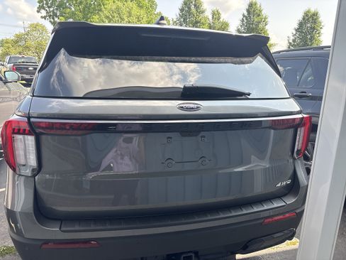 New 2026 Ford Explorer ST-Line w/ ST-Line Street Pack AWD/4WD image 5