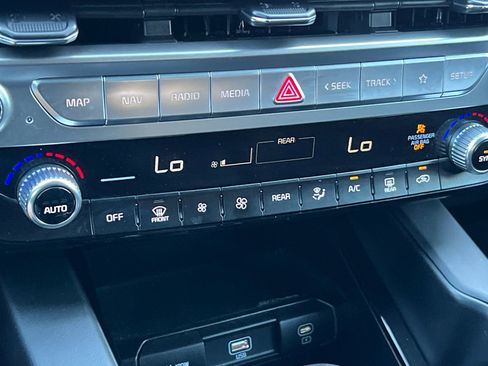 Used 2023 Kia Telluride LX image 21