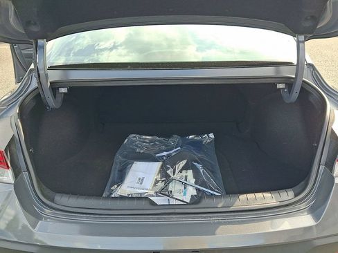 Used 2025 Hyundai Elantra SEL FWD image 29