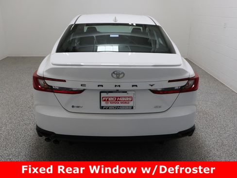 Used 2025 Toyota Camry SE image 8