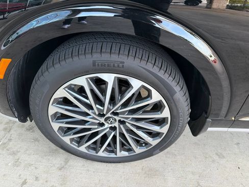 Used 2026 Hyundai Palisade Calligraphy FWD image 2