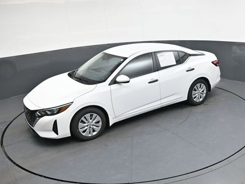 Certified 2025 Nissan Sentra S image 33