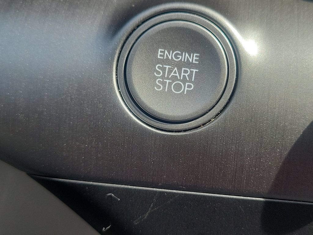 Used 2025 Hyundai Kona SEL FWD image 18