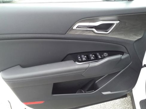 Used 2025 Kia Sportage X-Line w/ Premium Package image 16