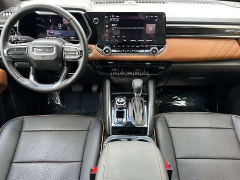 Certified 2023 GMC Canyon AT4 w/ AT4 Premium Package AWD/4WD image 16