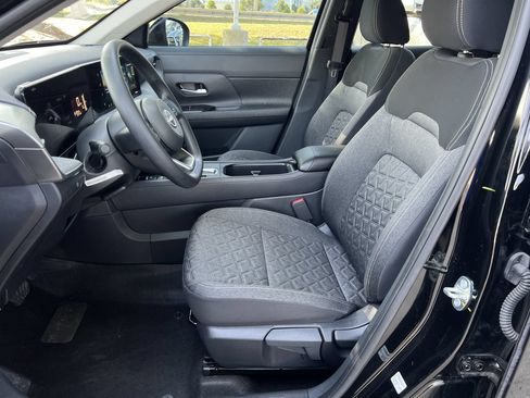 Certified 2026 Nissan Kicks SV w/ SV Premium Package FWD image 9