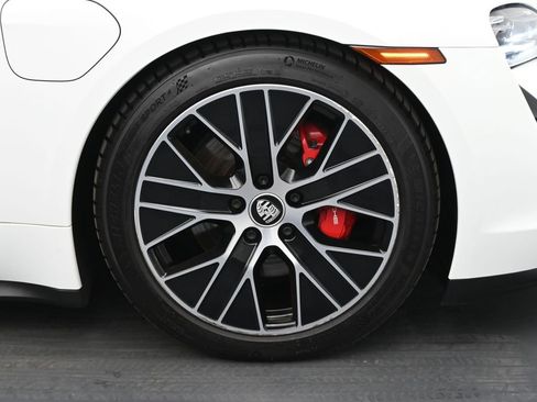 Used 2021 Porsche Taycan 4S image 23