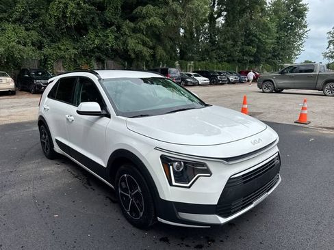 Certified 2024 Kia Niro LX FWD image 7