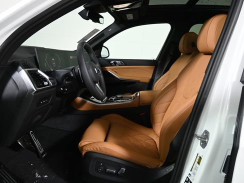 New 2026 BMW X5 xDrive40i w/ M Sport Package image 3